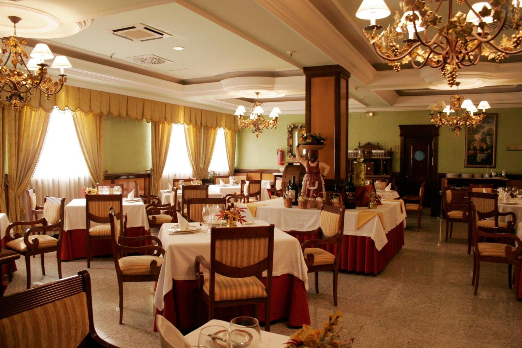 Infanta Cristina Hotel Jaén Exterior foto